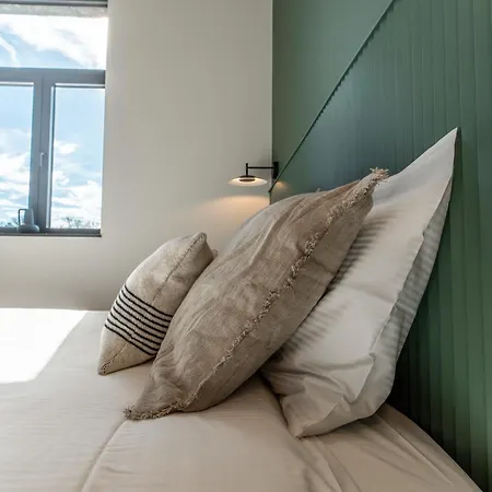 Отель Le Manoir 3*